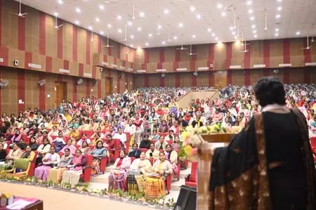 महिलाओं के अधिकारों को मजबूत करने के लिए NCW का ‘शक्ति संवाद आज से’, राज्यों के साथ करेगा मंथन महिलाओं के अधिकारों को मजबूत करने के लिए NCW का ‘शक्ति संवाद आज से’, राज्यों के साथ करेगा मंथन