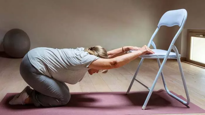Elderly Health Exercise: बुजुर्गों के लिए असरदार एक्सरसाइज, इन योगासनों को करें ट्राई Elderly Health Exercise: बुजुर्गों के लिए असरदार एक्सरसाइज, इन योगासनों को करें ट्राई