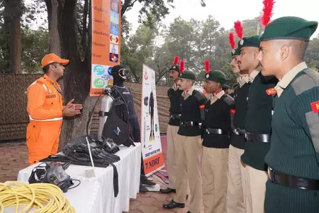 आपदा में महत्वपूर्ण है गोल्डन ऑवर, सबकुछ ध्वस्त होने पर भी काम करेगा कम्युनिकेशन सिस्टम आपदा में महत्वपूर्ण है गोल्डन ऑवर, सबकुछ ध्वस्त होने पर भी काम करेगा कम्युनिकेशन सिस्टम