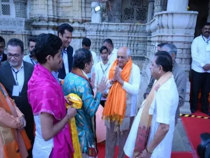 द्वारका धाम पहुंचे गुजरात के CM, प्रदेश की सुख-समृद्धि के लिए की प्रार्थना द्वारका धाम पहुंचे गुजरात के CM, प्रदेश की सुख-समृद्धि के लिए की प्रार्थना