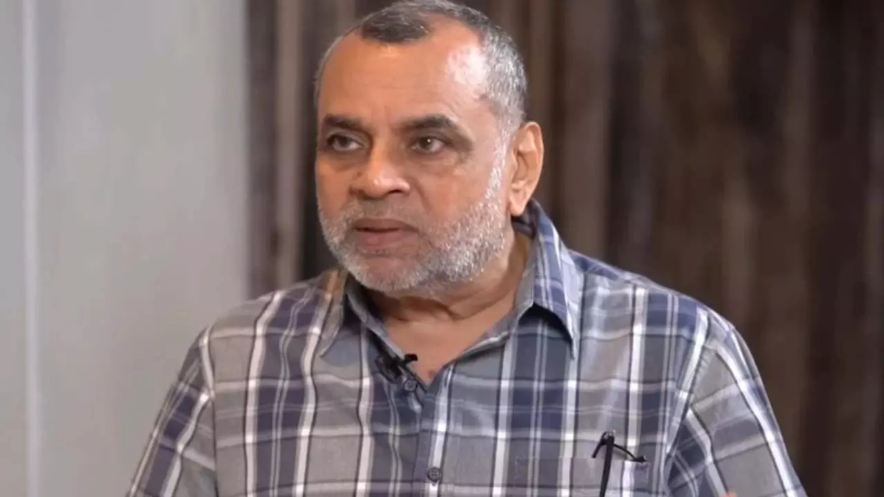 परेश रावल ने अक्षय कुमार और मेकर्स के साथ Hera Pheri 3 विवाद पर बात की परेश रावल ने अक्षय कुमार और मेकर्स के साथ Hera Pheri 3 विवाद पर बात की