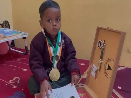 नन्हें जीनियस ने अपनी प्रतिभा से जीता इंडिया बुक ऑफ रिकॉर्ड का खिताब, 2 साल 10 महीने की उम्र में याद हैं संस्कृत के श्लोक नन्हें जीनियस ने अपनी प्रतिभा से जीता इंडिया बुक ऑफ रिकॉर्ड का खिताब, 2 साल 10 महीने की उम्र में याद हैं संस्कृत के श्लोक