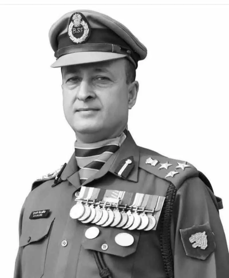 BSF के पूर्व इंस्पेक्टर जनरल का सम्मान के साथ अंतिम संस्कार किया गया BSF के पूर्व इंस्पेक्टर जनरल का सम्मान के साथ अंतिम संस्कार किया गया