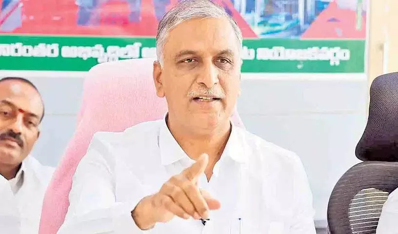 केसीआर को SIT का नोटिस रेवंत रेड्डी की छोटी राजनीति का नतीजा है: हरीश राव केसीआर को SIT का नोटिस रेवंत रेड्डी की छोटी राजनीति का नतीजा है: हरीश राव