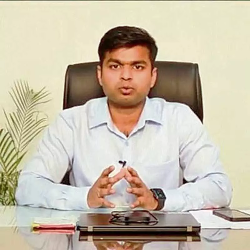 Ludhiana के डीसी ने शिक्षा विभाग के एडमिशन कैंपेन के लिए वैन को हरी झंडी दिखाई Ludhiana के डीसी ने शिक्षा विभाग के एडमिशन कैंपेन के लिए वैन को हरी झंडी दिखाई