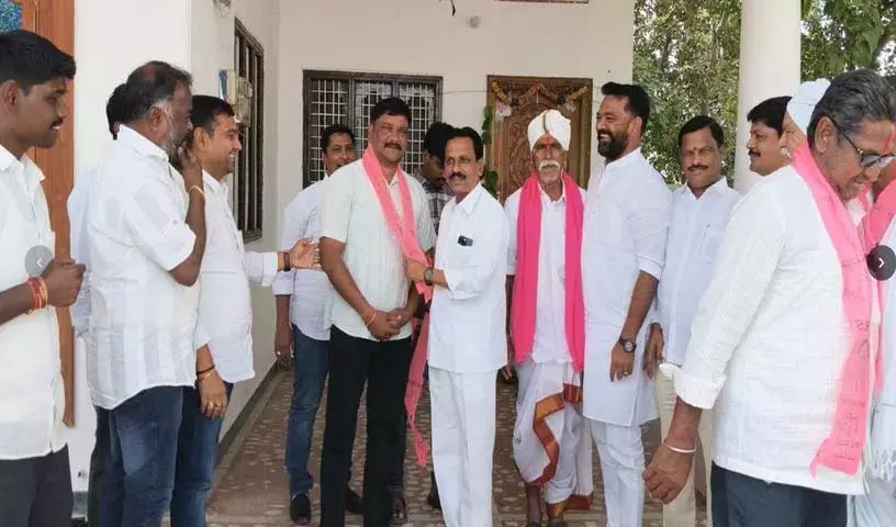 पूर्व देवरकोंडा नगरपालिका अध्यक्ष केतावत मंज्या नायक BRS में शामिल हुए पूर्व देवरकोंडा नगरपालिका अध्यक्ष केतावत मंज्या नायक BRS में शामिल हुए