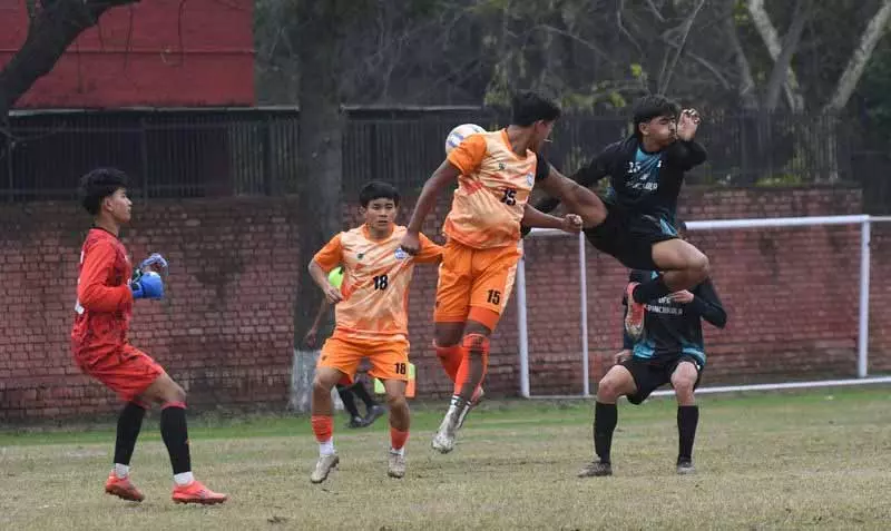 10 खिलाड़ियों वाली पंचकूला टीम ने Chandigarh एकेडमी को हराकर एडमिनिस्ट्रेटर कप जीता 10 खिलाड़ियों वाली पंचकूला टीम ने Chandigarh एकेडमी को हराकर एडमिनिस्ट्रेटर कप जीता