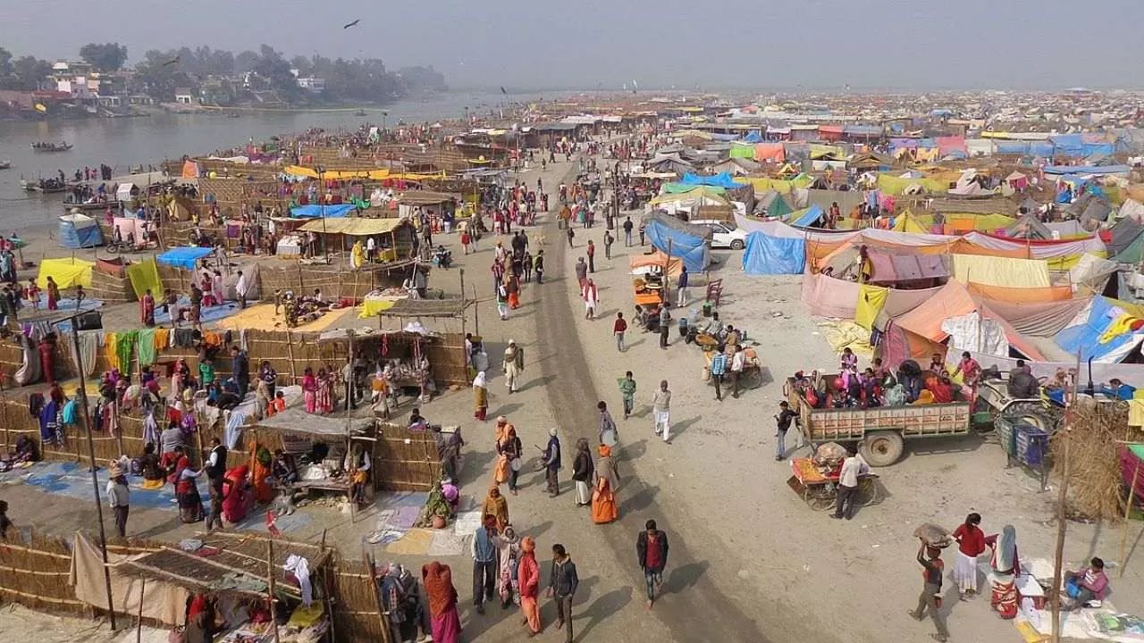 Farrukhabad: रामनागरिया मेले में धार्मिक और वैदिक शिक्षा पर जोर Farrukhabad: रामनागरिया मेले में धार्मिक और वैदिक शिक्षा पर जोर