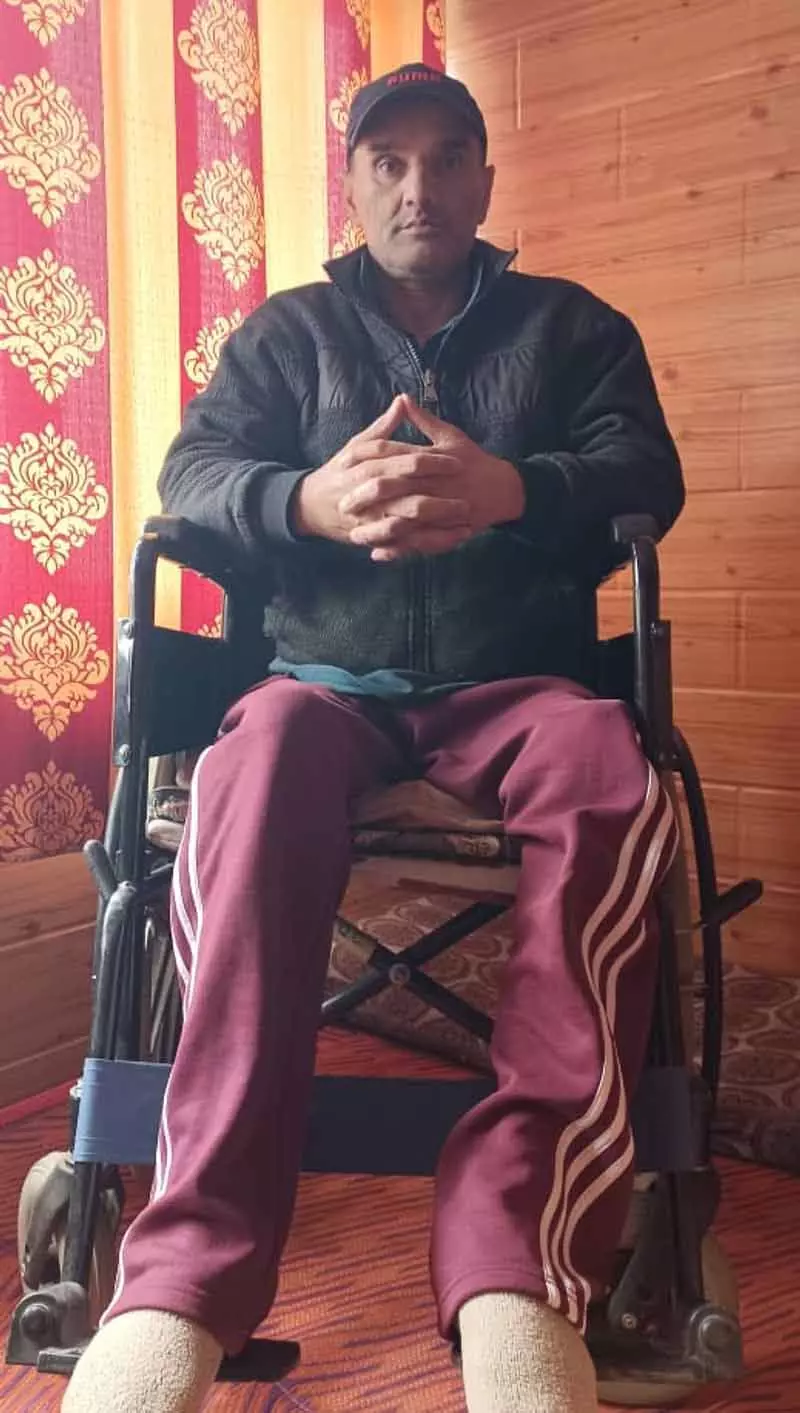 महीनों तक मदद न मिलने के बाद, Sahara योजना के लाभार्थी 3,000 रुपये की सहायता का इंतज़ार कर रहे महीनों तक मदद न मिलने के बाद, Sahara योजना के लाभार्थी 3,000 रुपये की सहायता का इंतज़ार कर रहे