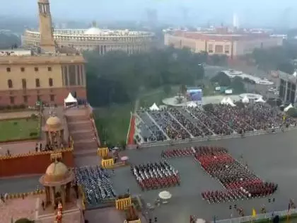 Beating Retreat सेरेमनी: विजय चौक भारतीय धुनों से गूंज उठा Beating Retreat सेरेमनी: विजय चौक भारतीय धुनों से गूंज उठा