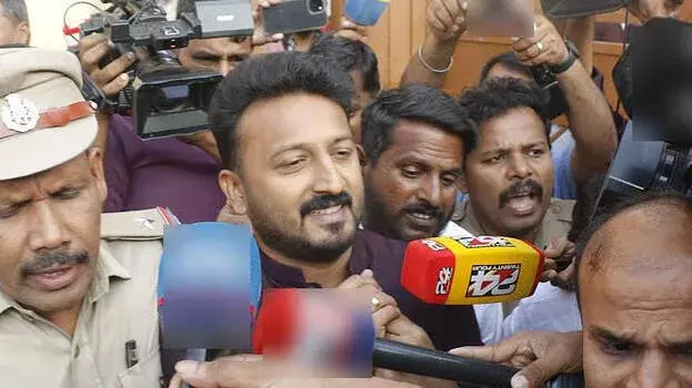 Kerala: राहुल मामकूटथिल को तीसरे यौन उत्पीड़न मामले में जमानत पर रिहा किया गया Kerala: राहुल मामकूटथिल को तीसरे यौन उत्पीड़न मामले में जमानत पर रिहा किया गया