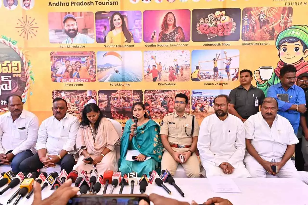 Anakapalli उत्सव: मंत्री अनिता ने लिया तैयारियों का जायजा Anakapalli उत्सव: मंत्री अनिता ने लिया तैयारियों का जायजा
