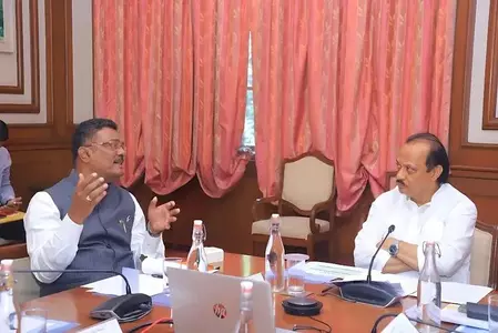 महाराष्ट्र के मंत्री प्रताप सरनाईक ने अजित पवार को भावभीनी श्रद्धांजलि दी महाराष्ट्र के मंत्री प्रताप सरनाईक ने अजित पवार को भावभीनी श्रद्धांजलि दी