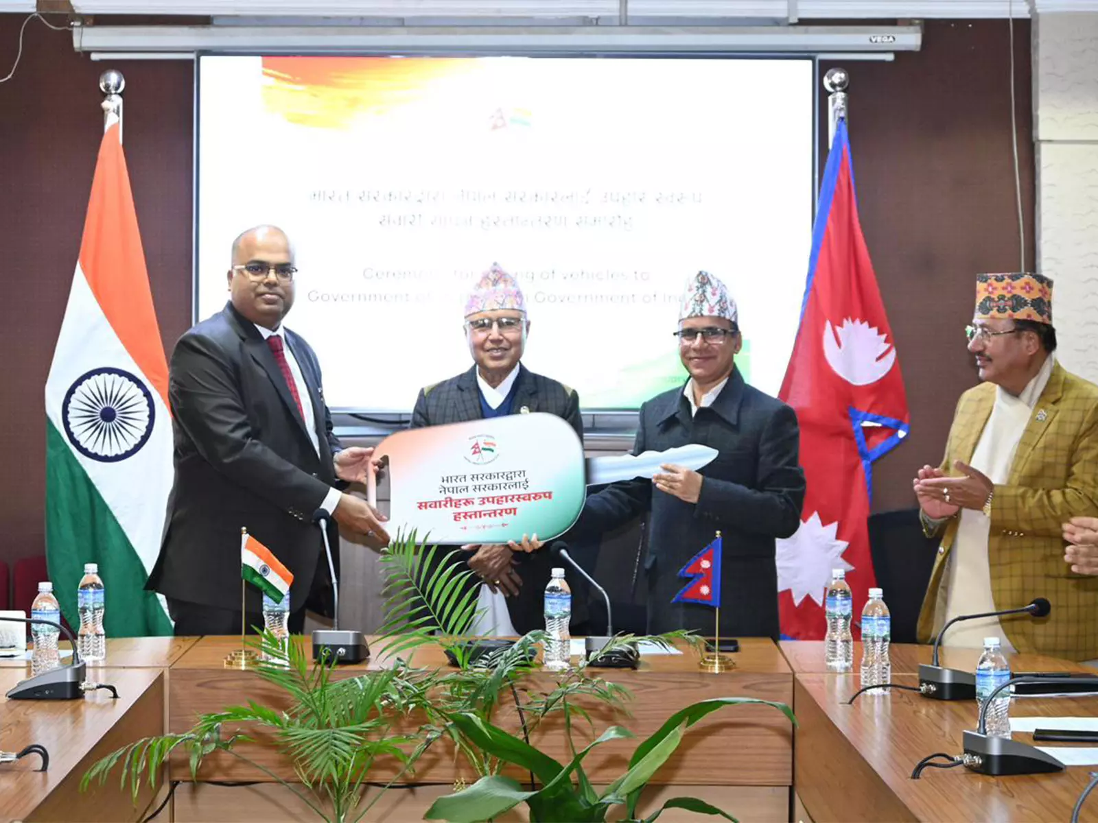 भारत ने Nepal को चुनाव संबंधी सहायता की दूसरी किस्त उपहार में दी भारत ने Nepal को चुनाव संबंधी सहायता की दूसरी किस्त उपहार में दी
