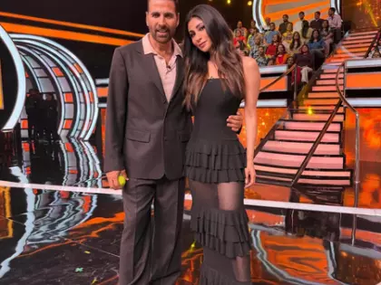 Akshay Kumar ने मौनी रॉय को डांटा, और उन्हें नागिन कहा Akshay Kumar ने मौनी रॉय को डांटा, और उन्हें नागिन कहा
