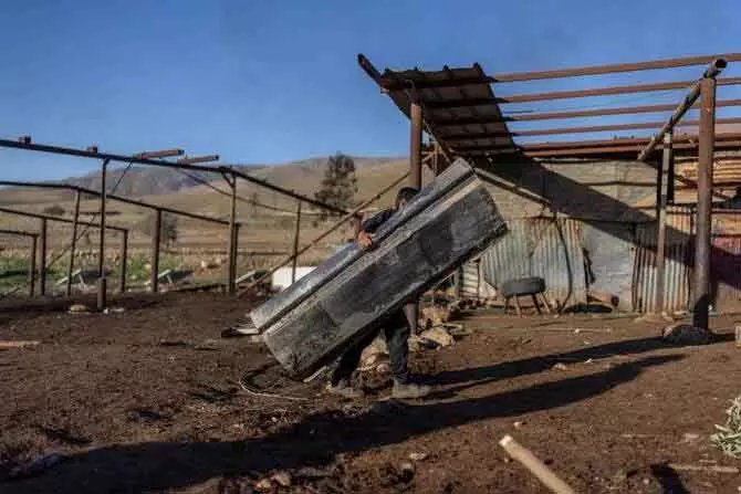 West Bank: फिलिस्तीनी समुदाय पर इजरायली बसने वालों का हमला West Bank: फिलिस्तीनी समुदाय पर इजरायली बसने वालों का हमला