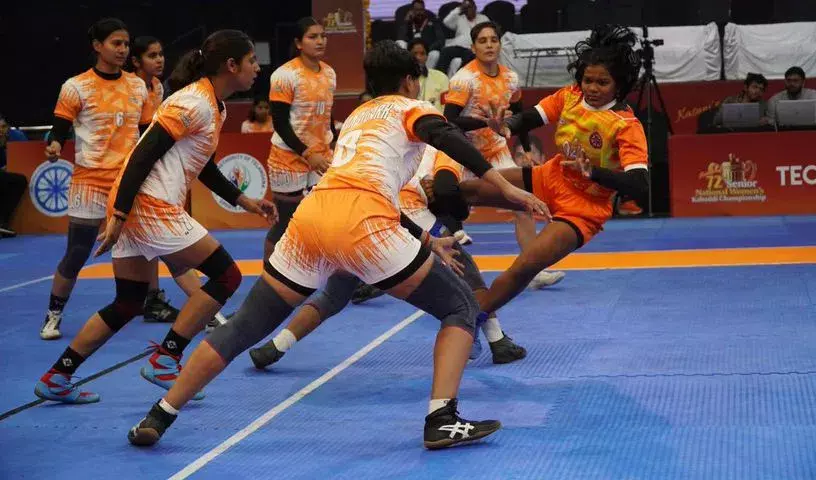 इंडियन रेलवे और महाराष्ट्र महिला कबड्डी चैंपियनशिप के क्वार्टर फाइनल में पहुंचे इंडियन रेलवे और महाराष्ट्र महिला कबड्डी चैंपियनशिप के क्वार्टर फाइनल में पहुंचे