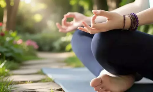 पेट, त्वचा और जोड़ों के लिए फायदेमंद वरुण मुद्रा, जानें अभ्यास से क्या परिवर्तन आते हैं पेट, त्वचा और जोड़ों के लिए फायदेमंद वरुण मुद्रा, जानें अभ्यास से क्या परिवर्तन आते हैं