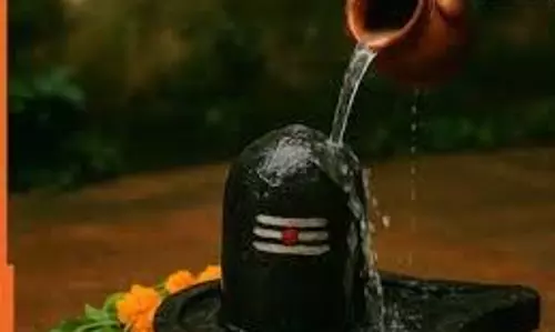 Shukra Pradosh 2026 Vrat Katha:आज शुक्र प्रदोष व्रत, यहां पढ़ें इसकी पावन कथा और जानें पूजा का शुभ मुहूर्त Shukra Pradosh 2026 Vrat Katha:आज शुक्र प्रदोष व्रत, यहां पढ़ें इसकी पावन कथा और जानें पूजा का शुभ मुहूर्त