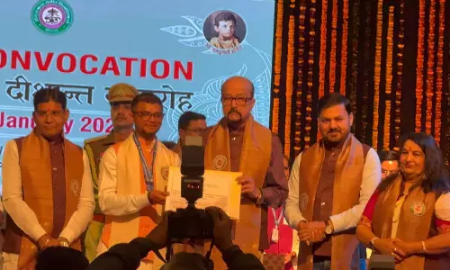 खैरागढ़ विश्वविद्यालय के दीक्षांत समारोह में बलरामपुर जिले के रोहित कुमार श्रीवास्तव को चार स्वर्ण पदक खैरागढ़ विश्वविद्यालय के दीक्षांत समारोह में बलरामपुर जिले के रोहित कुमार श्रीवास्तव को चार स्वर्ण पदक