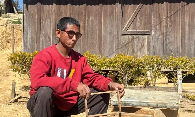 Nagaland: शमाटोर के दृष्टिबाधित मधुमक्खी पालक ने मधुमक्खी पालन में सफलता की कहानी लिखी