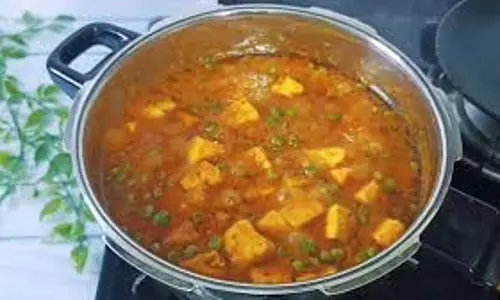 Matar Paneer In Cooker  झटपट बनने वाली आसान रेसिपी