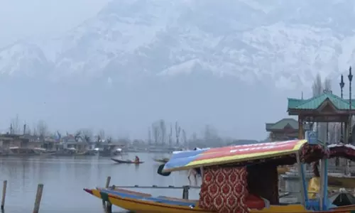 Jammu and Kashmir: जम्मू-कश्मीर में बर्फबारी का दौर जारी, 10 जिलों में अलर्ट, 1 फरवरी से भारी हिमपात की चेतावनी Jammu and Kashmir: जम्मू-कश्मीर में बर्फबारी का दौर जारी, 10 जिलों में अलर्ट, 1 फरवरी से भारी हिमपात की चेतावनी