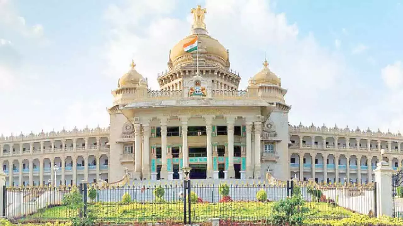 Karnataka: सरकार ने कल्याणकारी उपायों के साथ खादी को बढ़ावा देने की योजना शुरू