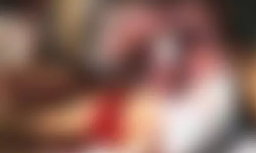 कांग्रेस नेत्री खून से लथपथ हालत में मिली