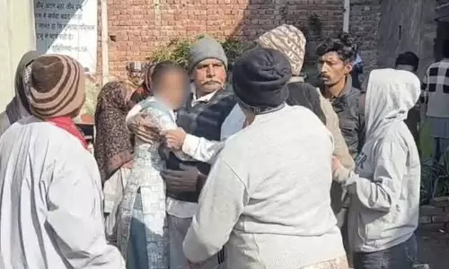 Punjab में एक पादरी को हफ़्तों तक एक महिला को अवैध रूप से हिरासत में रखने के आरोप में गिरफ्तार Punjab में एक पादरी को हफ़्तों तक एक महिला को अवैध रूप से हिरासत में रखने के आरोप में गिरफ्तार