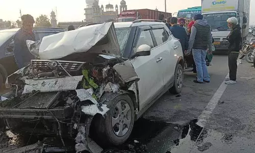 Phagwara के पास कार और बस की टक्कर में दो लोगों की मौत, चार घायल
