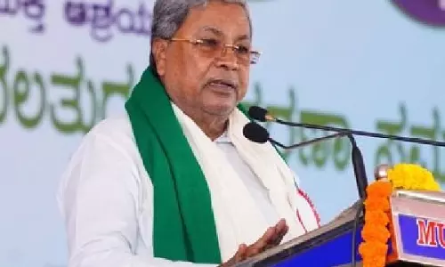 Karnataka सरकार ने कर्मचारियों से हर महीने खादी पहनने को कहा