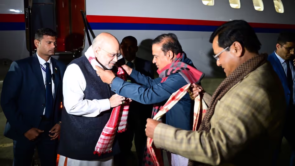 Amit Shah डिब्रूगढ़ पहुंचे, आज बड़े इंफ्रास्ट्रक्चर और सांस्कृतिक प्रोजेक्ट्स का अनावरण करेंगे Amit Shah डिब्रूगढ़ पहुंचे, आज बड़े इंफ्रास्ट्रक्चर और सांस्कृतिक प्रोजेक्ट्स का अनावरण करेंगे