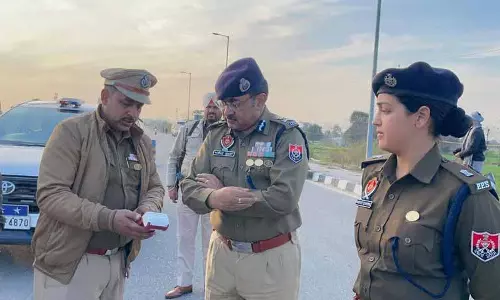 स्पेशल DGP शुक्ला ने फगवाड़ा में एंटी-गैंगस्टर ड्राइव का अचानक इंस्पेक्शन किया स्पेशल DGP शुक्ला ने फगवाड़ा में एंटी-गैंगस्टर ड्राइव का अचानक इंस्पेक्शन किया