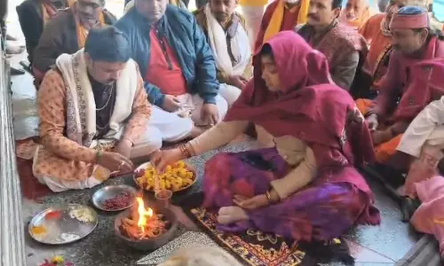 Chhatarpur: हिंदू धर्म अपनाकर रानी बेगम ने जताई खुशी Chhatarpur: हिंदू धर्म अपनाकर रानी बेगम ने जताई खुशी