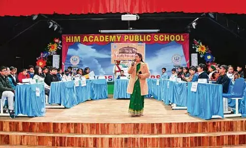 Him Academy में छात्रों ने यूथ पार्लियामेंट का आयोजन किया