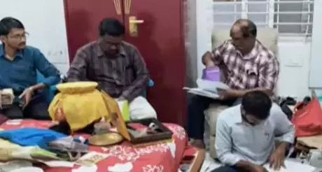 ACB ने आंध्र प्रदेश में अनुपातहीन संपत्ति के मामले में कई जगहों पर छापे मारे ACB ने आंध्र प्रदेश में अनुपातहीन संपत्ति के मामले में कई जगहों पर छापे मारे
