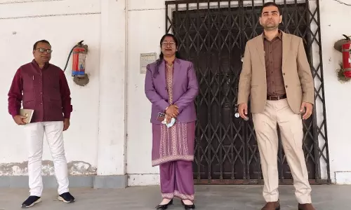 Kaushambi: कौशाम्बी में EVM-वीवीपैट निरीक्षण Kaushambi: कौशाम्बी में EVM-वीवीपैट निरीक्षण