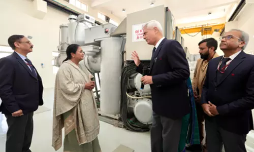 CM ने मेट्रो परियोजनाओं के समयबद्ध पूरा होने पर भी जोर दिया CM ने मेट्रो परियोजनाओं के समयबद्ध पूरा होने पर भी जोर दिया