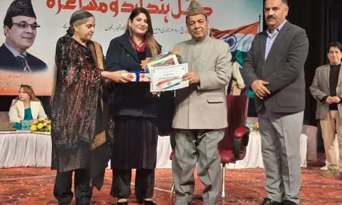 कविता एकता, सद्भाव, सांस्कृतिक आदान-प्रदान को बढ़ावा देती: Speaker LA कविता एकता, सद्भाव, सांस्कृतिक आदान-प्रदान को बढ़ावा देती: Speaker LA