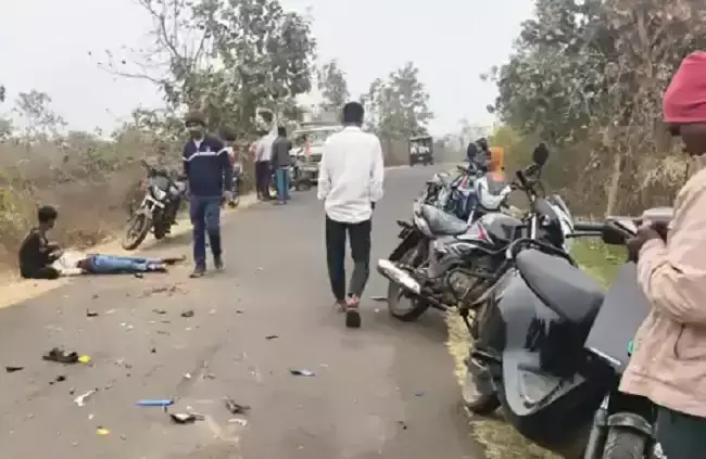 Mandala: सड़क हादसे में बाइक सवार घायल, इलाज के दौरान मौत Mandala: सड़क हादसे में बाइक सवार घायल, इलाज के दौरान मौत