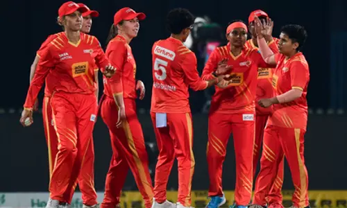 WPL 2026: बिना बदलाव उतरी टीमें, गुजरात जायंट्स ने बैटिंग चुनी