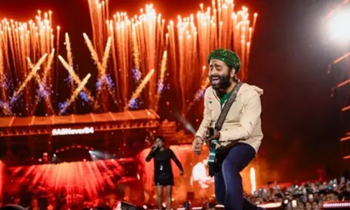 Vishal भारद्वाज ने अरिजीत सिंह से संन्यास वापस लेने की अपील की Vishal भारद्वाज ने अरिजीत सिंह से संन्यास वापस लेने की अपील की