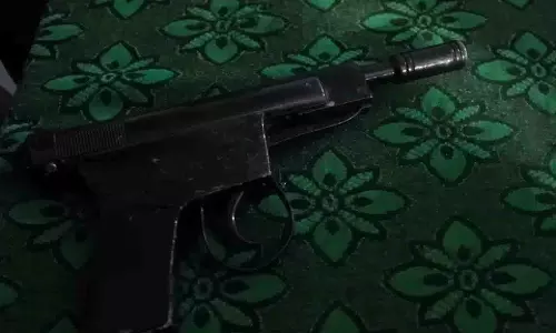 Balasore के सरकारी हाई स्कूल में छात्र के पास से बंदूक बरामद