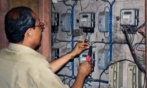 Mahavitaran ने बिजली चोरी पर कार्रवाई की: 9 महीनों में 5 करोड़ रुपये की बिजली चोरी हुई Mahavitaran ने बिजली चोरी पर कार्रवाई की: 9 महीनों में 5 करोड़ रुपये की बिजली चोरी हुई