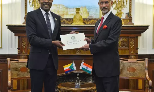 भारतीय वायु सेना सम्मेलन 2026 से पहले Jaishankar ने कोमोरोस के विदेश मंत्री म्बाए मोहम्मद से मुलाकात की