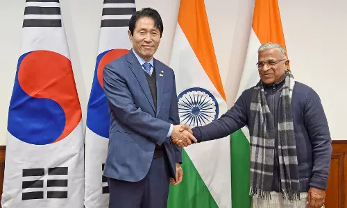 Korea से आए संसदीय प्रतिनिधिमंडल ने राज्यसभा के उपसभापति हरिवंश से मुलाकात की Korea से आए संसदीय प्रतिनिधिमंडल ने राज्यसभा के उपसभापति हरिवंश से मुलाकात की