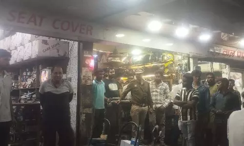 रायपुर यातायात पुलिस का बड़ा अभियान: माडीफाइ सायलेंसर विक्रेताओं और बुलेट वाहनों पर सख्त कार्यवाही