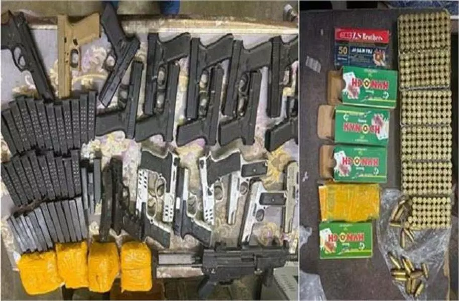 Punjab: BSF ने तस्करों पर की फायरिंग, हथियार सहित हेरोइन की बड़ी खेप बरामद Punjab: BSF ने तस्करों पर की फायरिंग, हथियार सहित हेरोइन की बड़ी खेप बरामद