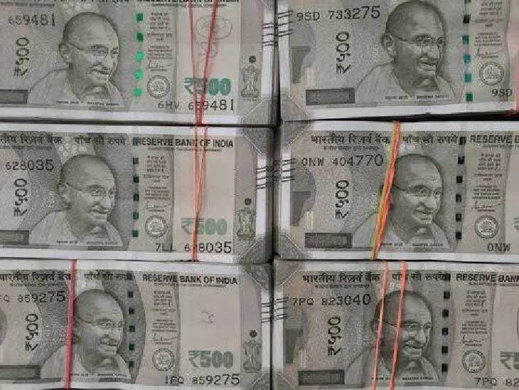 12 लाख कैश के साथ युवक-युवती अरेस्ट, पुलिस चेकिंग के दौरान पकड़ाए 12 लाख कैश के साथ युवक-युवती अरेस्ट, पुलिस चेकिंग के दौरान पकड़ाए